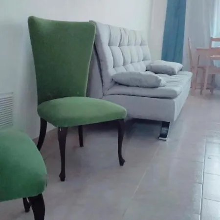 Confortable Near The Metro Apartment Milan